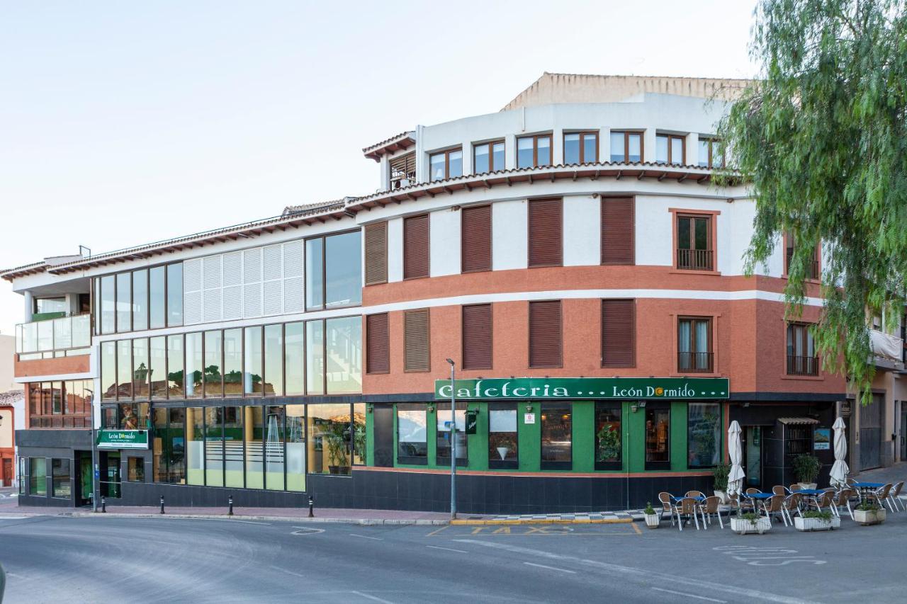 León Dormido Albergue Polop