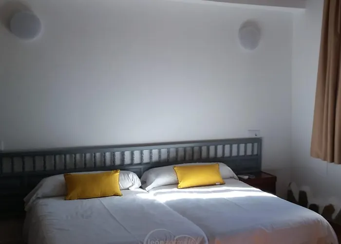 Leon Dormido Rooms & Apartments