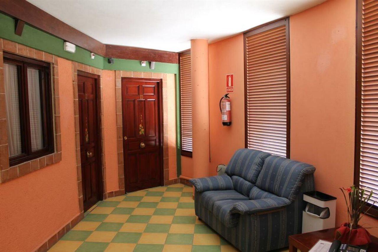 Leon Dormido Rooms & Apartments Hostel Polop