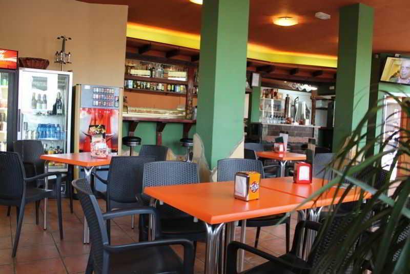 Leon Dormido Rooms & Apartments Hostel *
