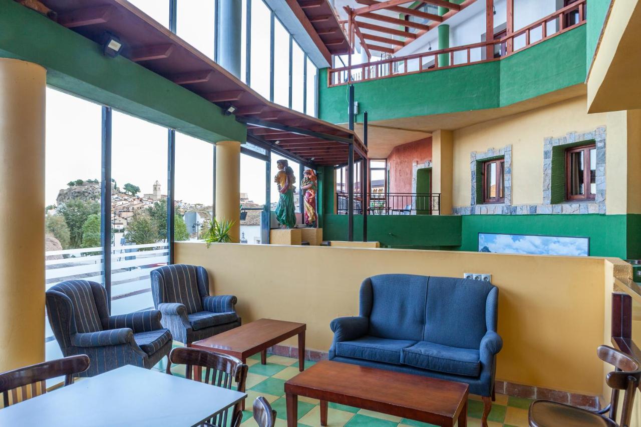 Leon Dormido Rooms & Apartments Hostel