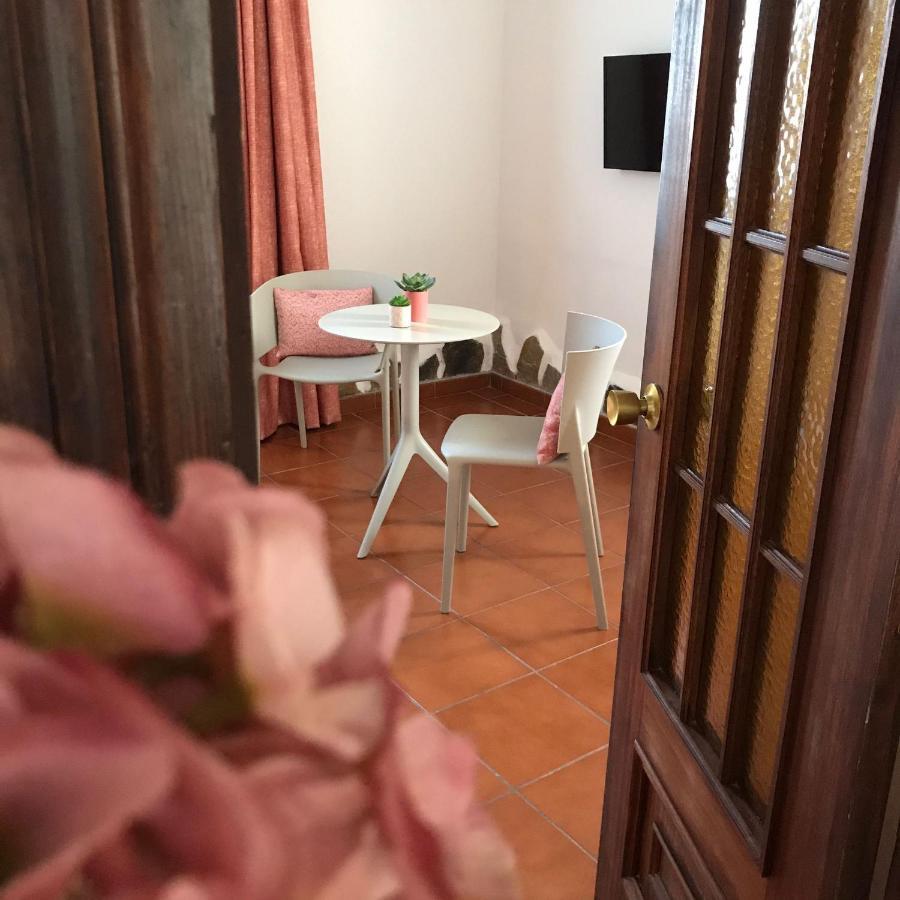 Leon Dormido Rooms & Apartments Hostel *