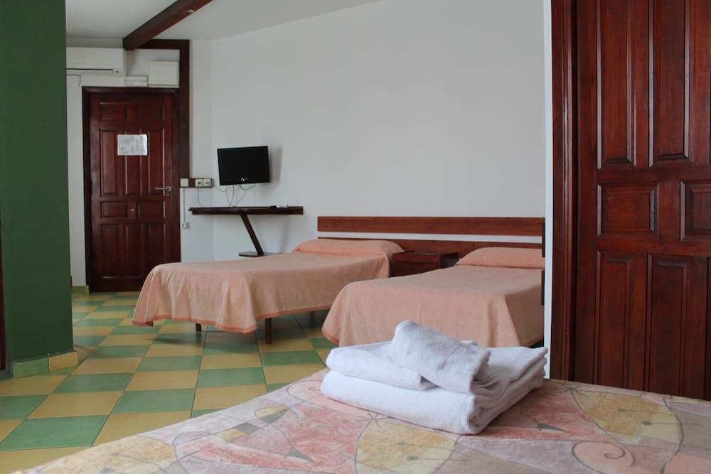 Leon Dormido Rooms & Apartments *